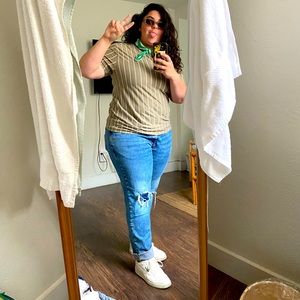 Meet your Posher, Mya